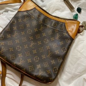 Crossbody luxury knockoff bag with classic monogram